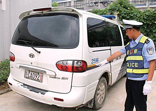 交警开始什么车（交警开的是什么车）