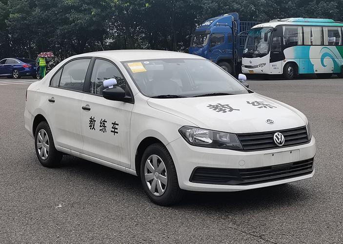 驾校的车是什么车（驾校车是什么车牌号）-图2